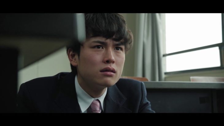 感動の卒業式のはずが大炎上⁉SNSいじめの自殺予告者を探し出せ！映画『卒業』予告編2020