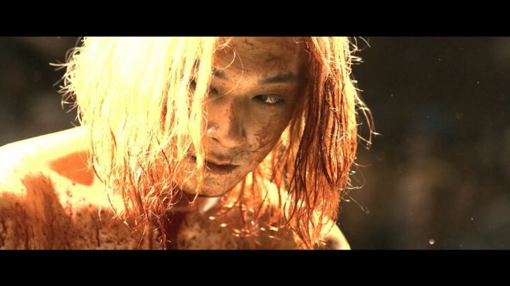 廃車場での大アクション　倒れるマイキー　何度でも立ち向かうマイキー　東京リベンジャーズ2 血のハロウィン編 -決戦-後編予告