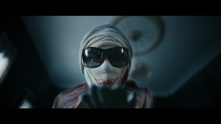 おばあちゃん、アナタ本当に人間ですか？　映画『イビルアイ』おぞましい予告編【2023年7月28日公開】