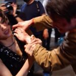 綾瀬はるか、SixTONESジェシーと本気の激しいアクション！映画『リボルバー・リリー』メイキング映像