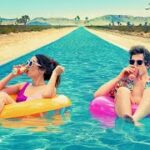 楽しくて抜け出せない!?バカンス満喫型タイムループ・ラブコメディ／映画『パーム・スプリングス』予告編