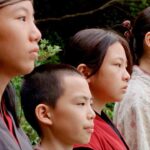 森に暮らす忍者の子ども達のアクションが凄い！映画『クモとサルの家族』予告編